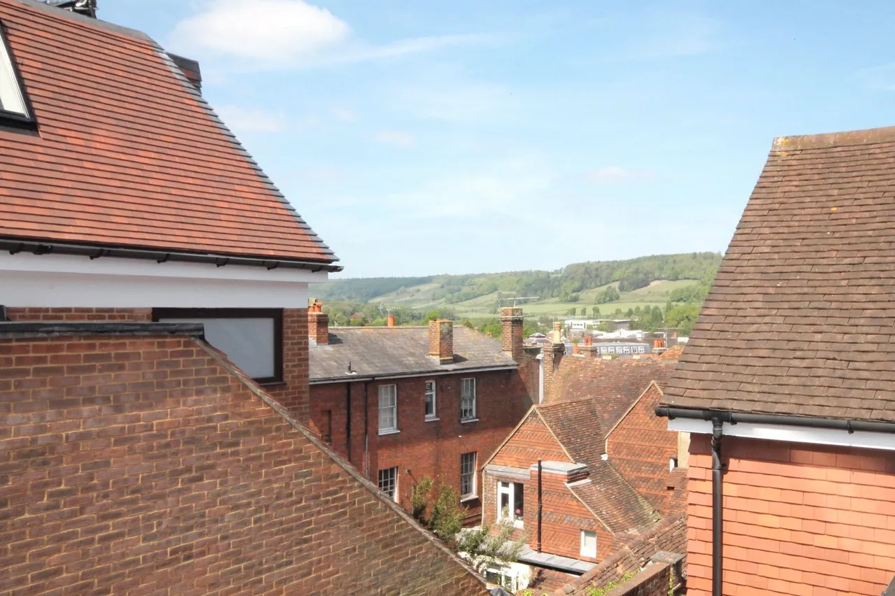 Lyons Court, Dorking, RH4, photo 9