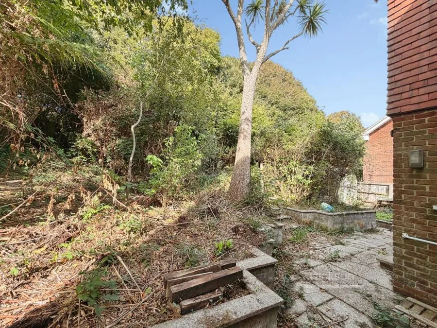 Northcourt Close, Newport, PO30, photo 12