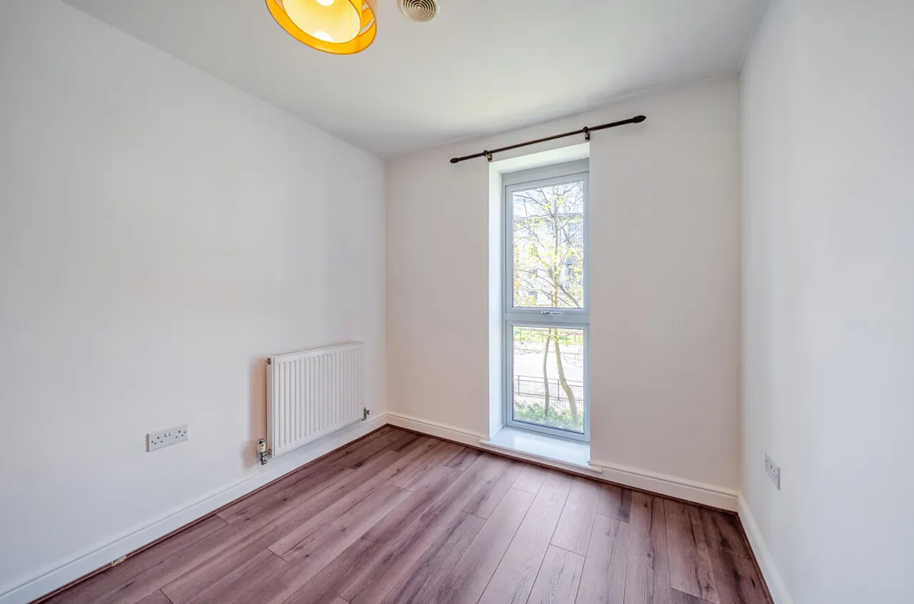 Coombe Way, Farnborough, Hampshire, GU14 7FT, photo 16