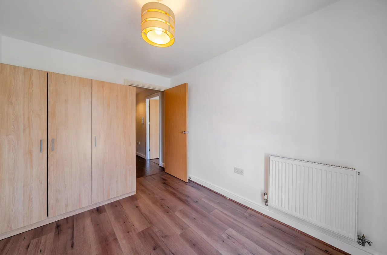 Coombe Way, Farnborough, Hampshire, GU14 7FT, photo 6