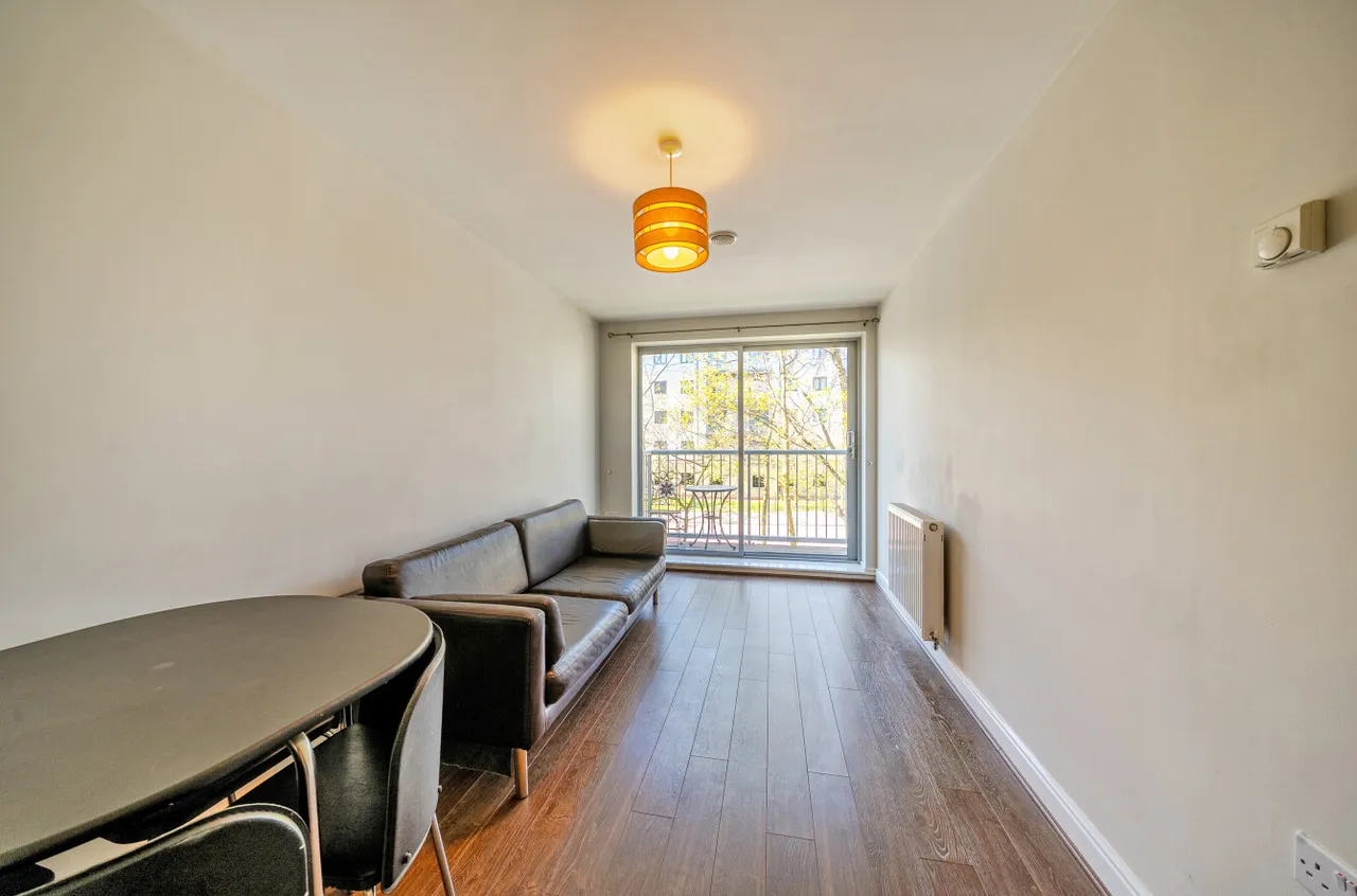 Coombe Way, Farnborough, Hampshire, GU14 7FT, photo 11