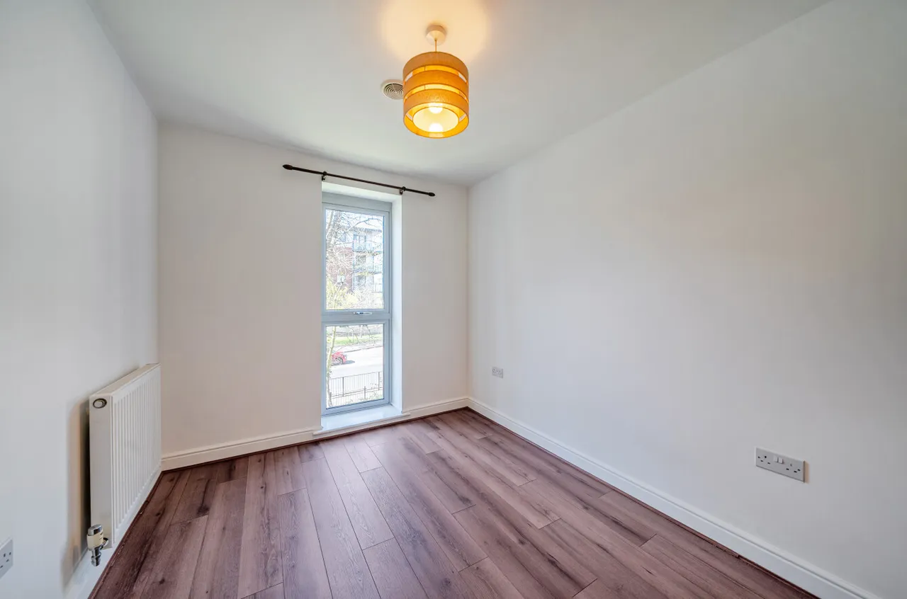 Coombe Way, Farnborough, Hampshire, GU14 7FT, photo 7
