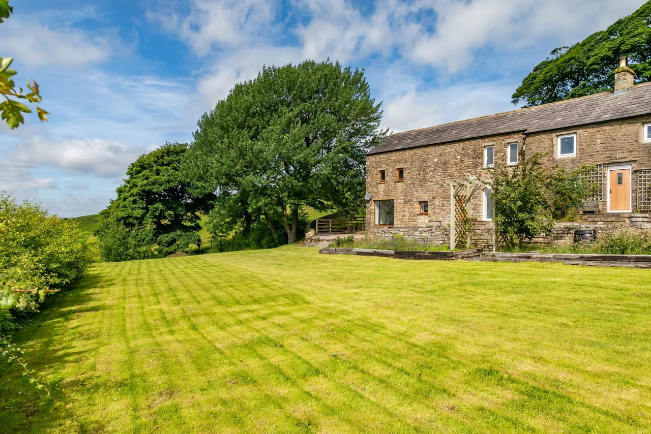 Lythe Fell Road, Lowgill, LA2, photo 26