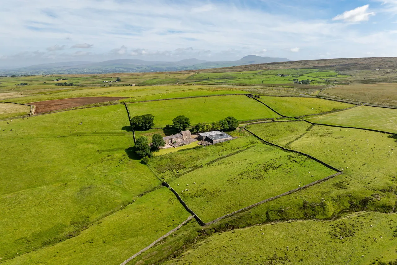 Lythe Fell Road, Lowgill, LA2, photo 24