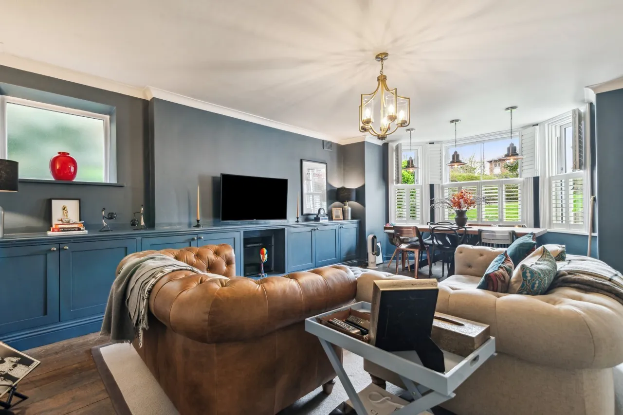Upper Richmond Road, London, SW15, photo 5