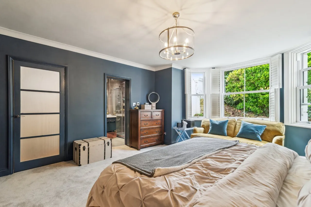 Upper Richmond Road, London, SW15, photo 10
