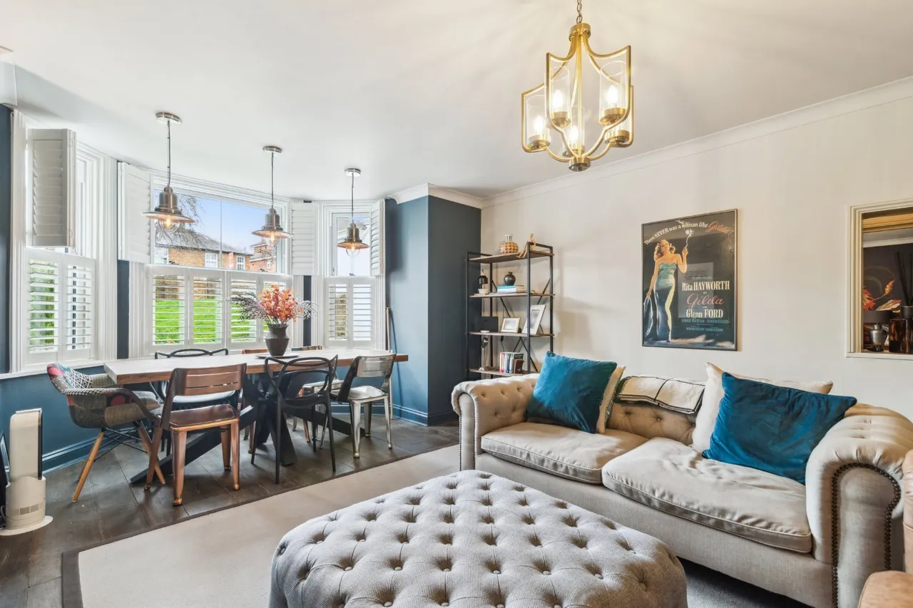 2 bed flat to rent, Upper Richmond Road, London, SW15