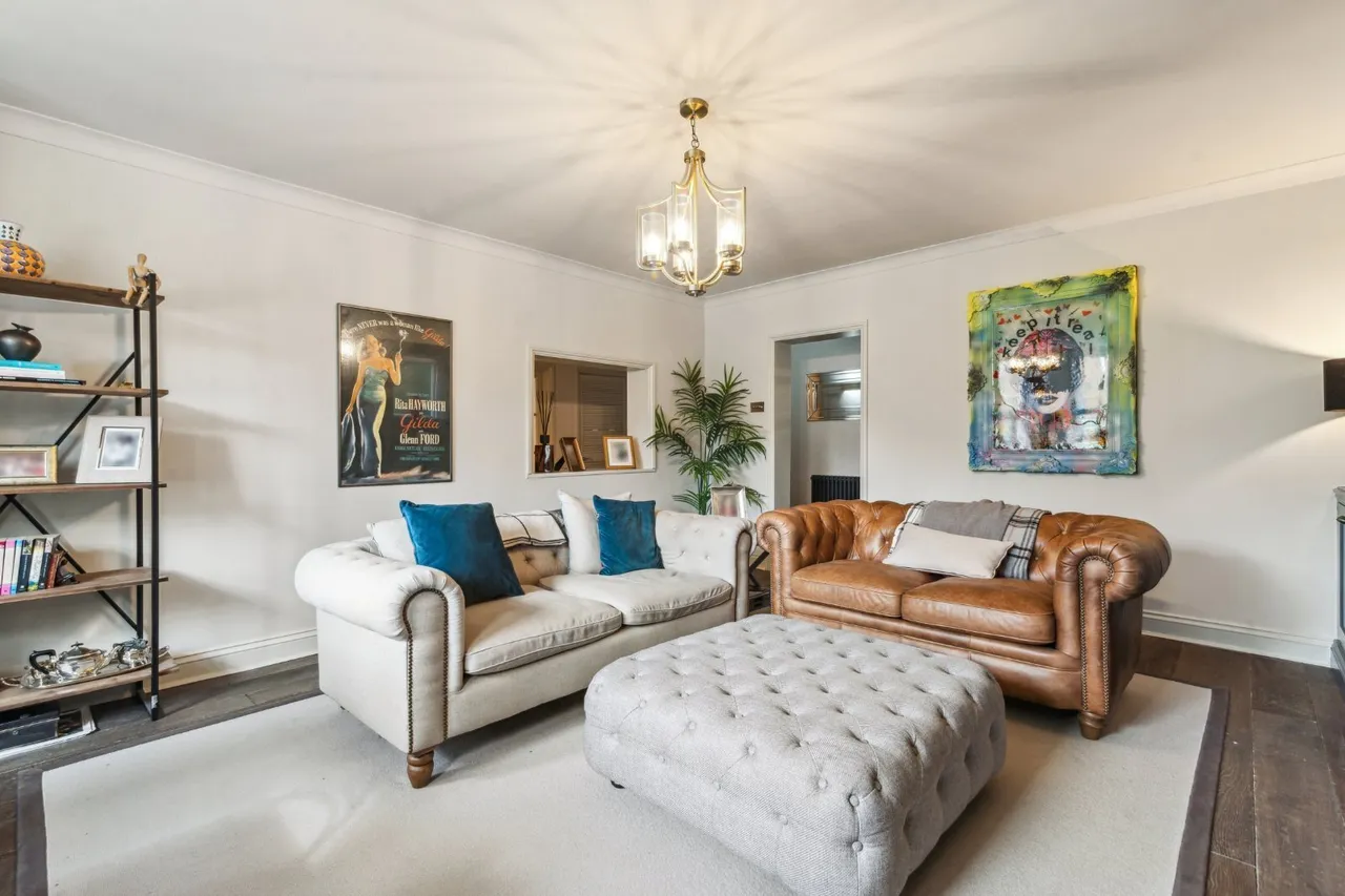 Upper Richmond Road, London, SW15, photo 6