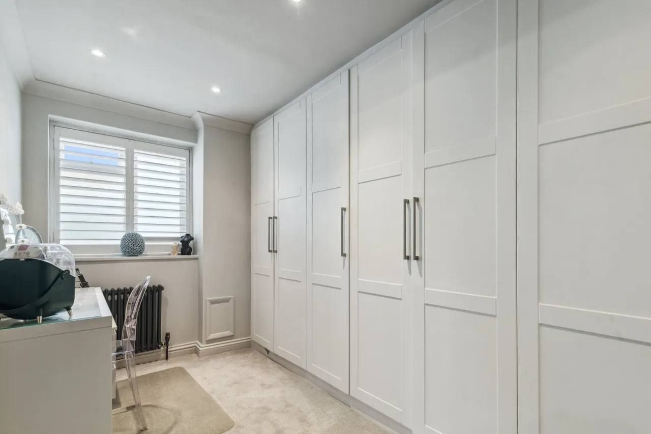 Upper Richmond Road, London, SW15, photo 11