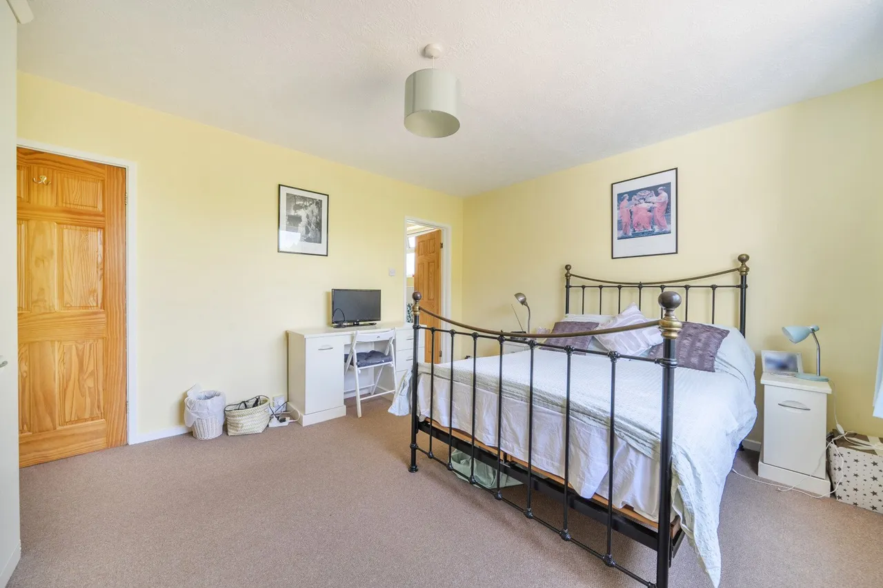 Meadowcroft, BR1, photo 17