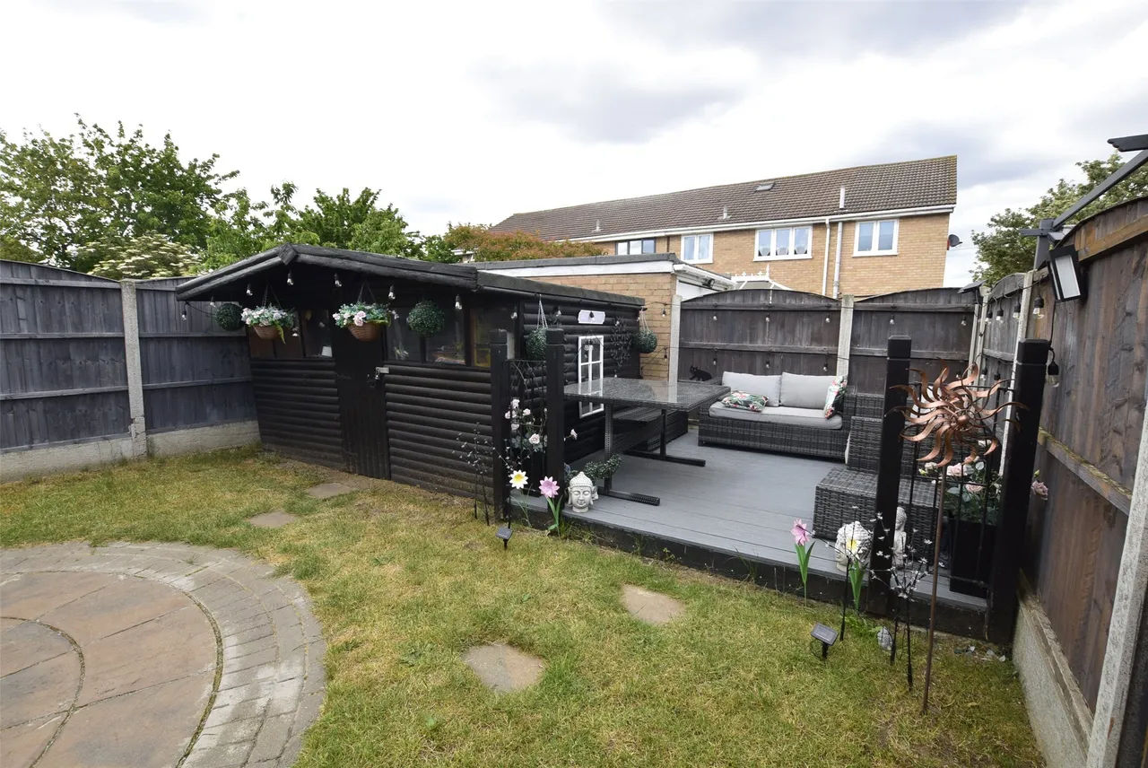 Leconfield Walk, Hornchurch, RM12 6NZ, photo 20