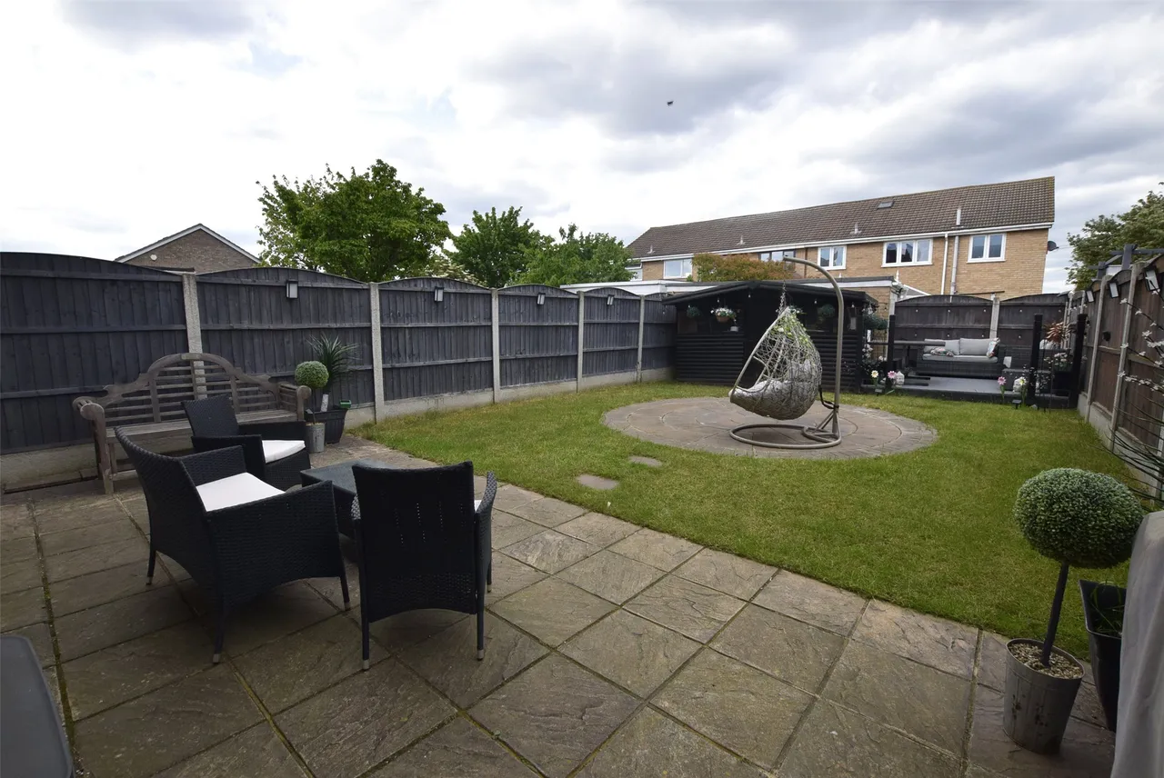 Leconfield Walk, Hornchurch, RM12 6NZ, photo 17