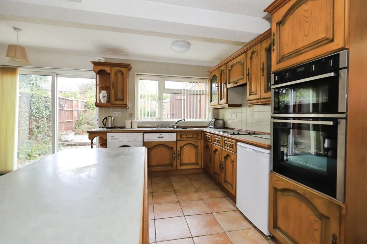Barrie Avenue, Kidderminster, DY10, photo 6