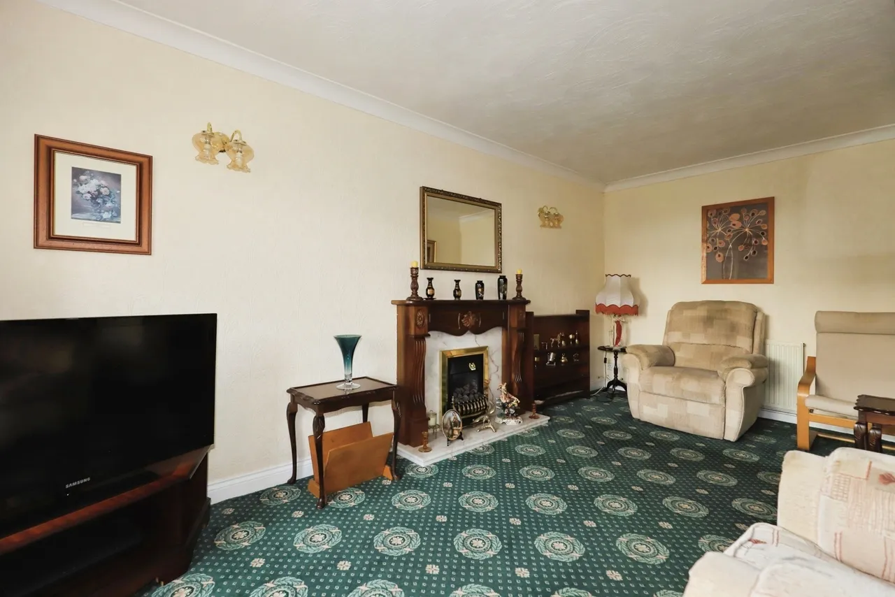 Barrie Avenue, Kidderminster, DY10, photo 4