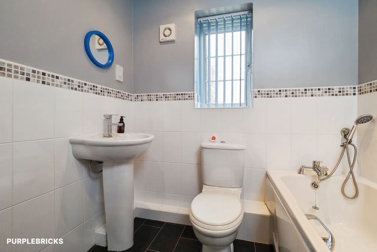 Caudale Court, Gamston, NG2, photo 16