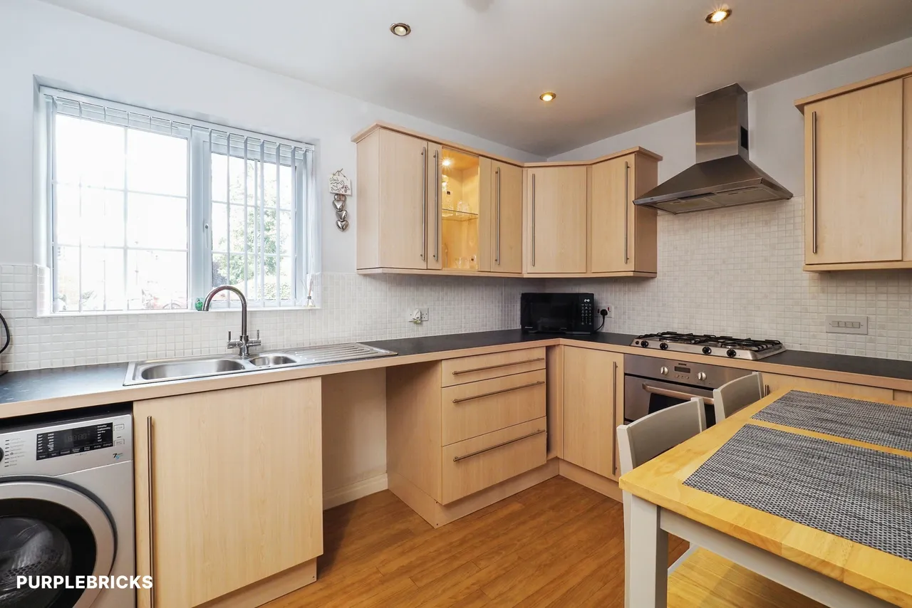 Caudale Court, Gamston, NG2, photo 3