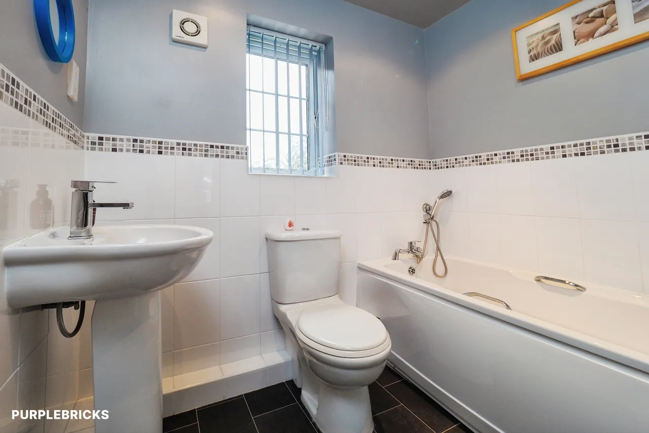 Caudale Court, Gamston, NG2, photo 15