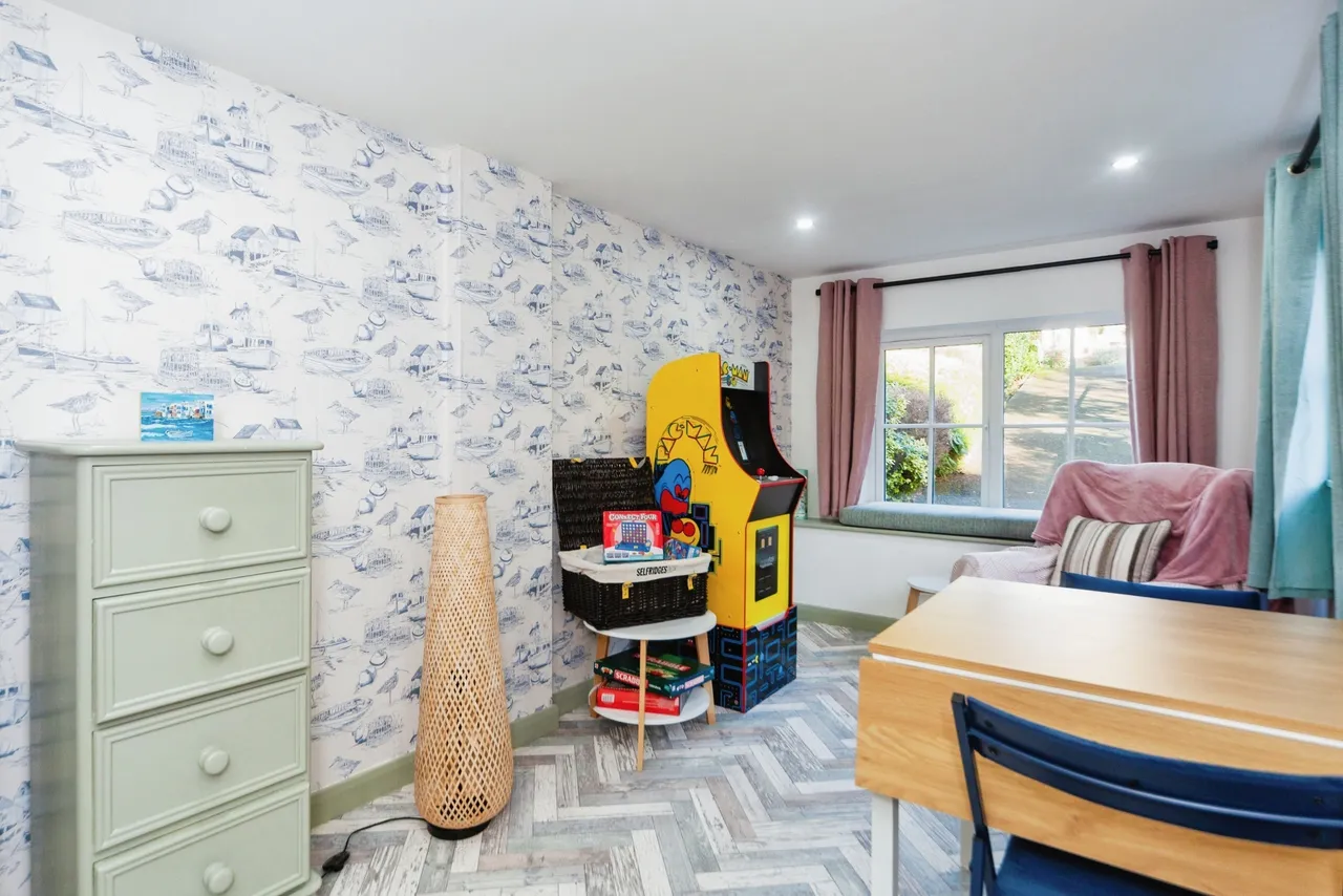 The Avenue, Prestatyn, LL19, photo 12