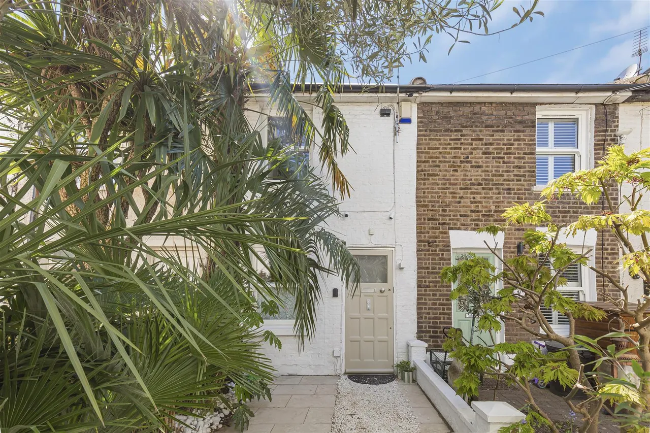 2 bed house for sale, Thorne Passage, Barnes, SW13