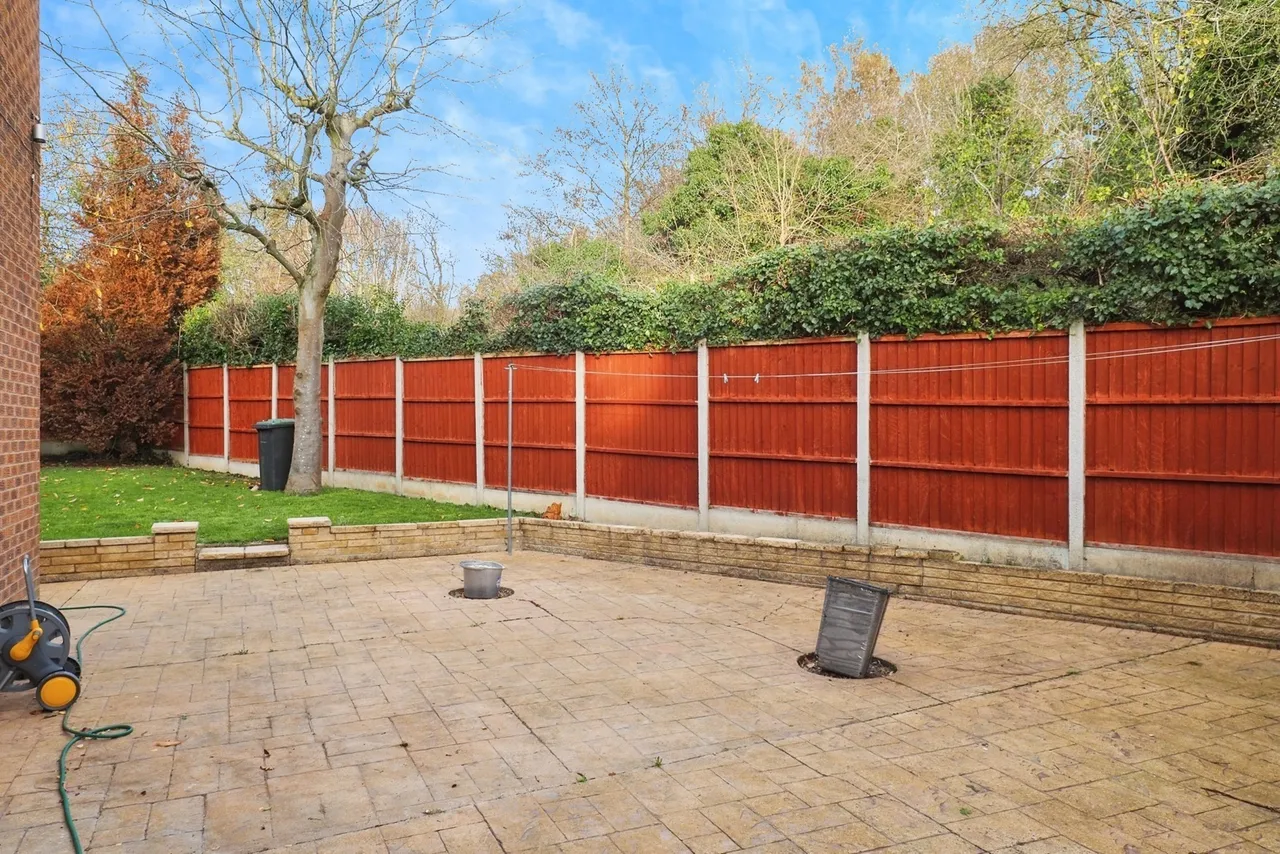 Charlbury Court, Bramcote, Nottingham, NG9, photo 24