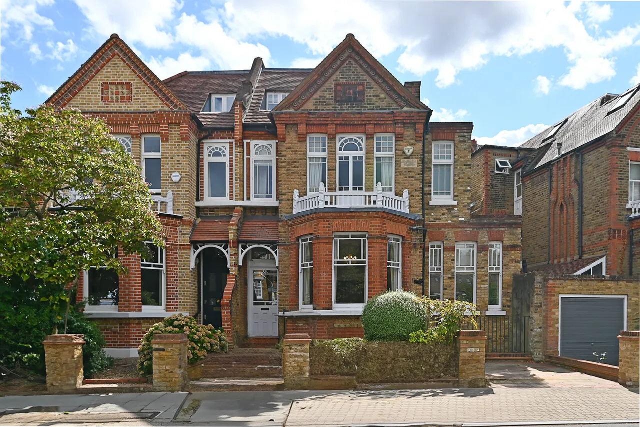 6 bed house for sale — Lower Common South, Putney, South West London