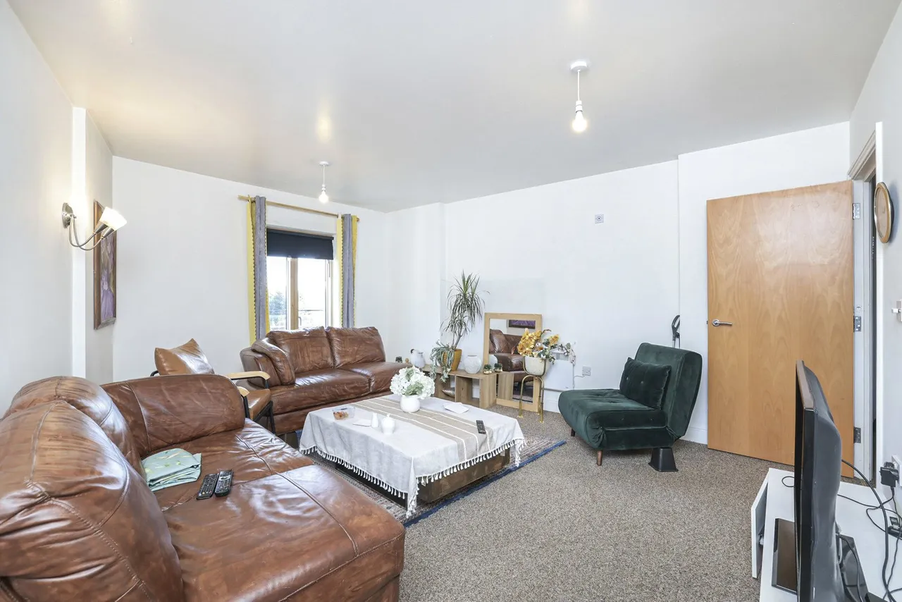 Ickenham Road, HA4, photo 3