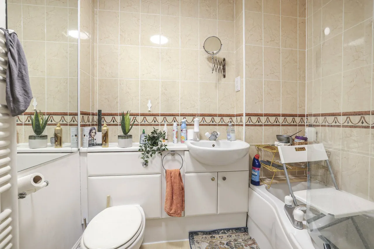 Ickenham Road, HA4, photo 7