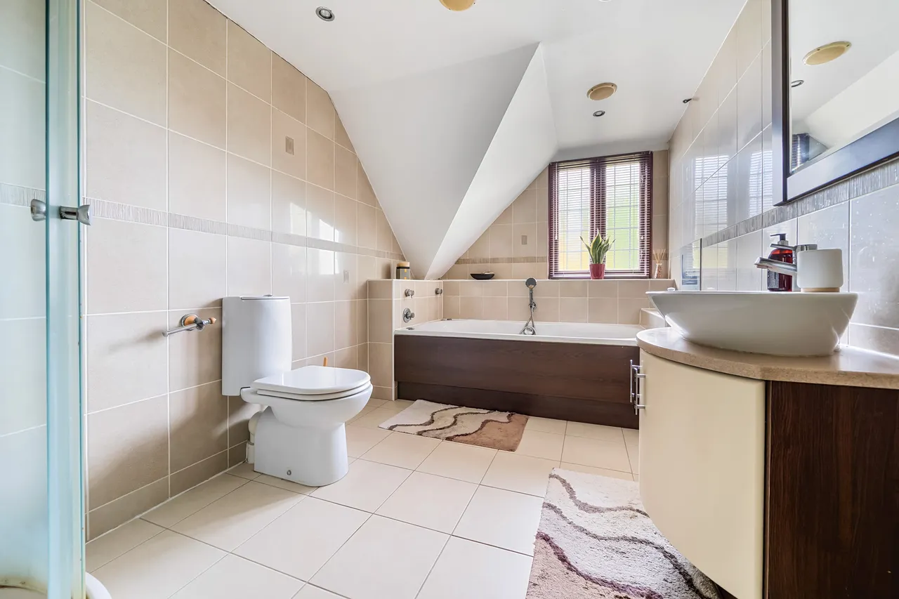 Cleeve Court, Bristol, BS16, photo 15