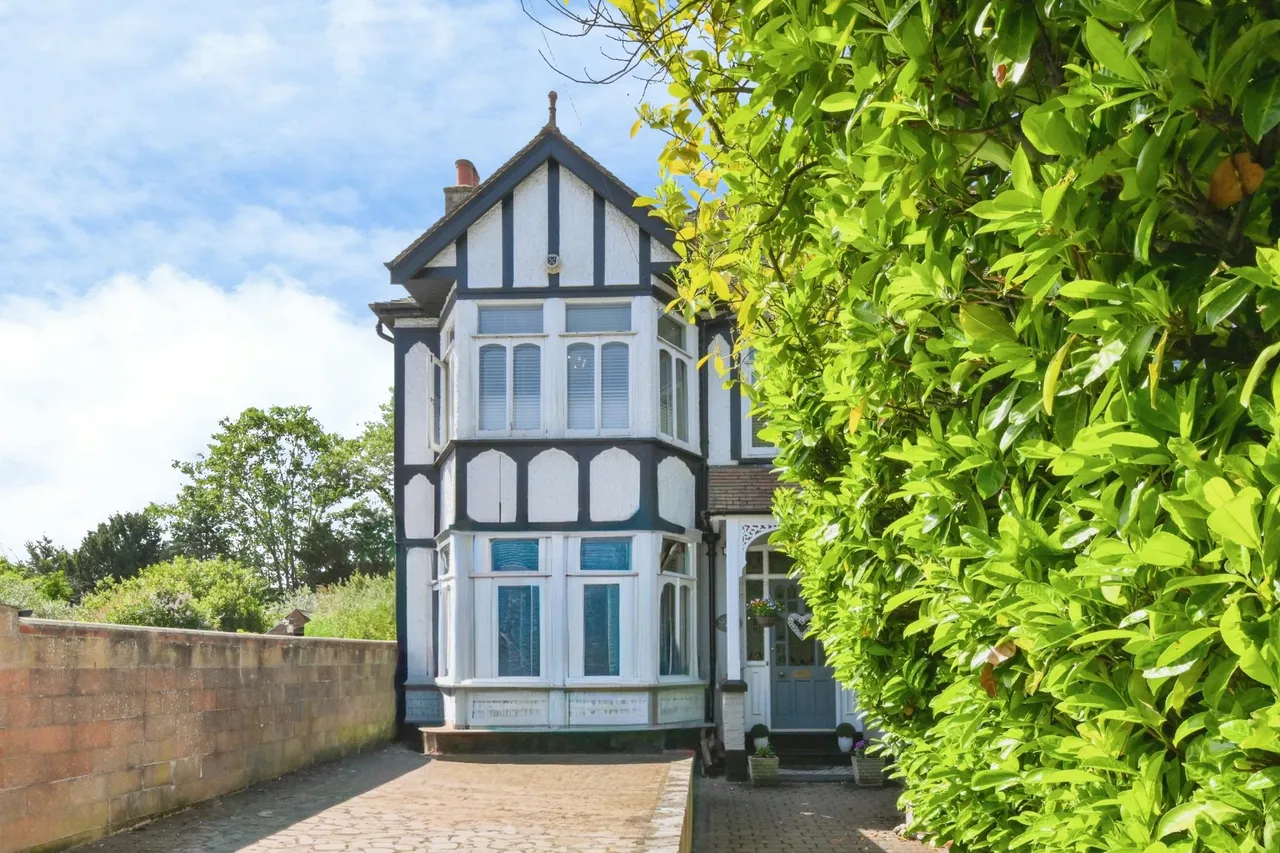 5 bed house for sale, Church Lane, Waltham Cross, EN8