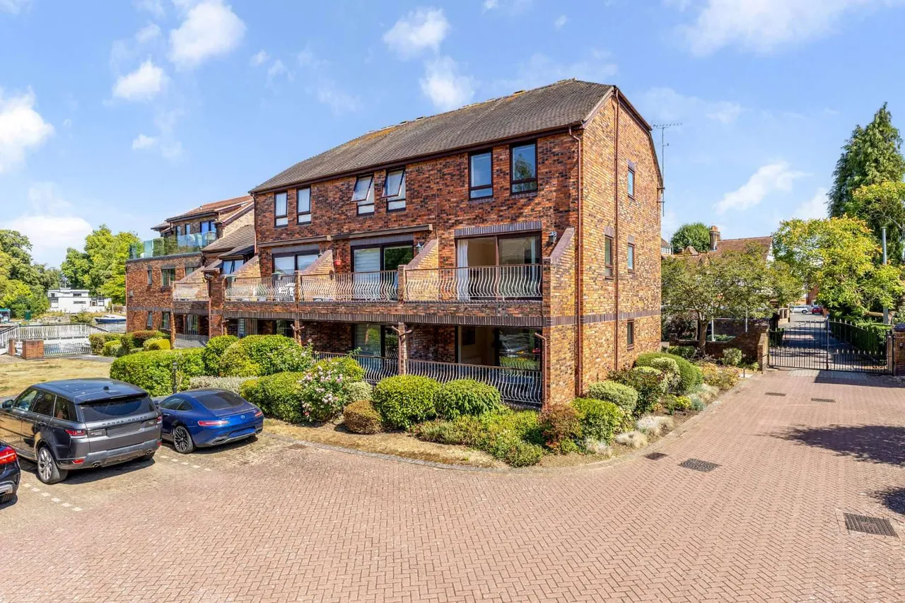 4 bed house for sale, Marlow Bridge Lane, Marlow, SL7