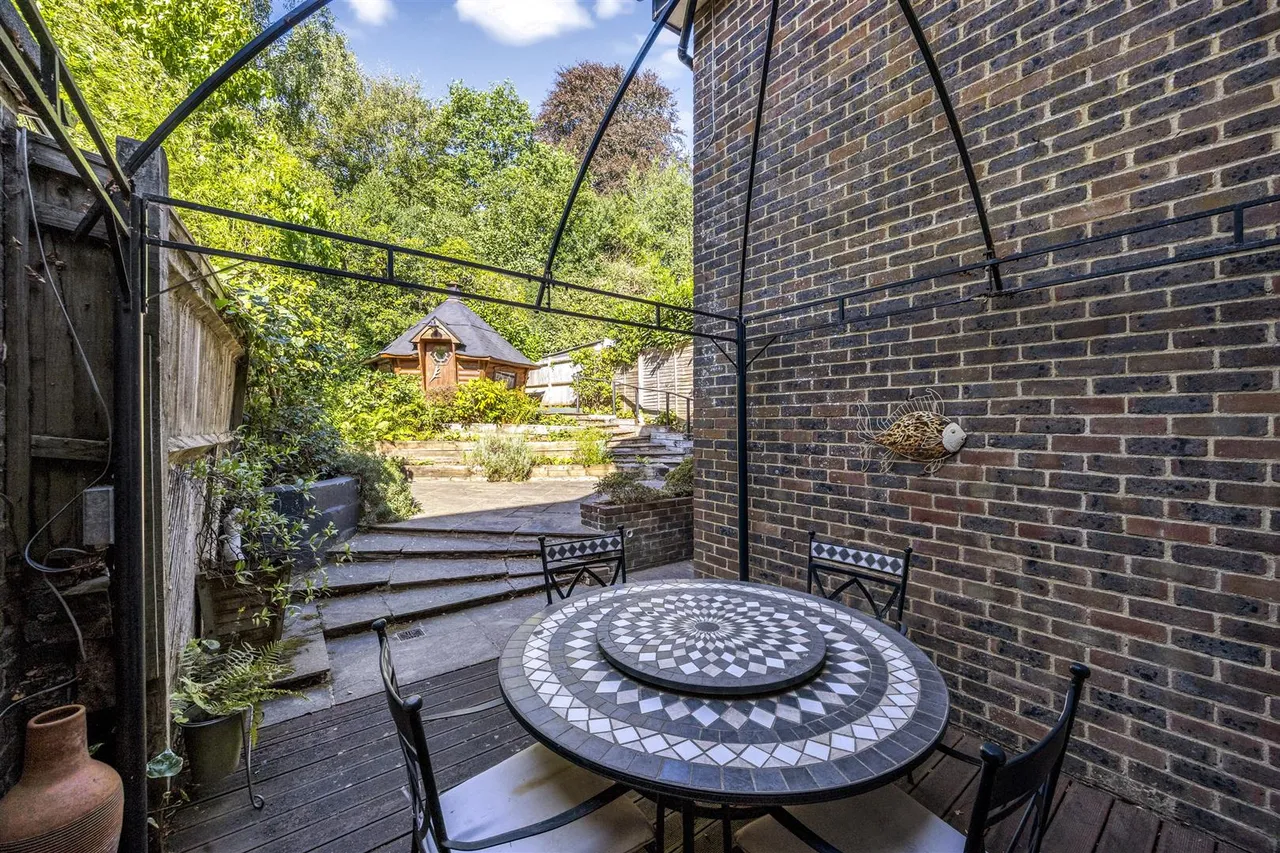 Coopers Green, Coopers Green, Uckfield, TN22 3AA, photo 16