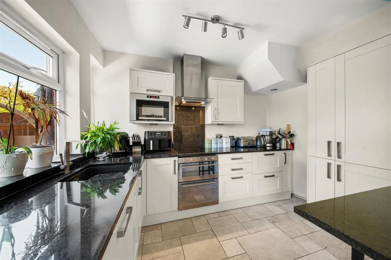 Harefield Road, Uxbridge, photo 17