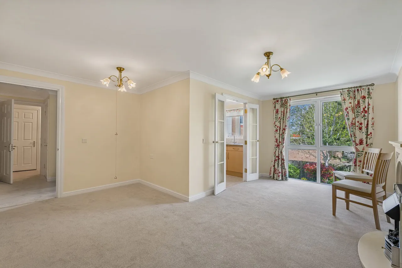 Cheltenham Road, Bishops Cleeve, GL52, photo 3