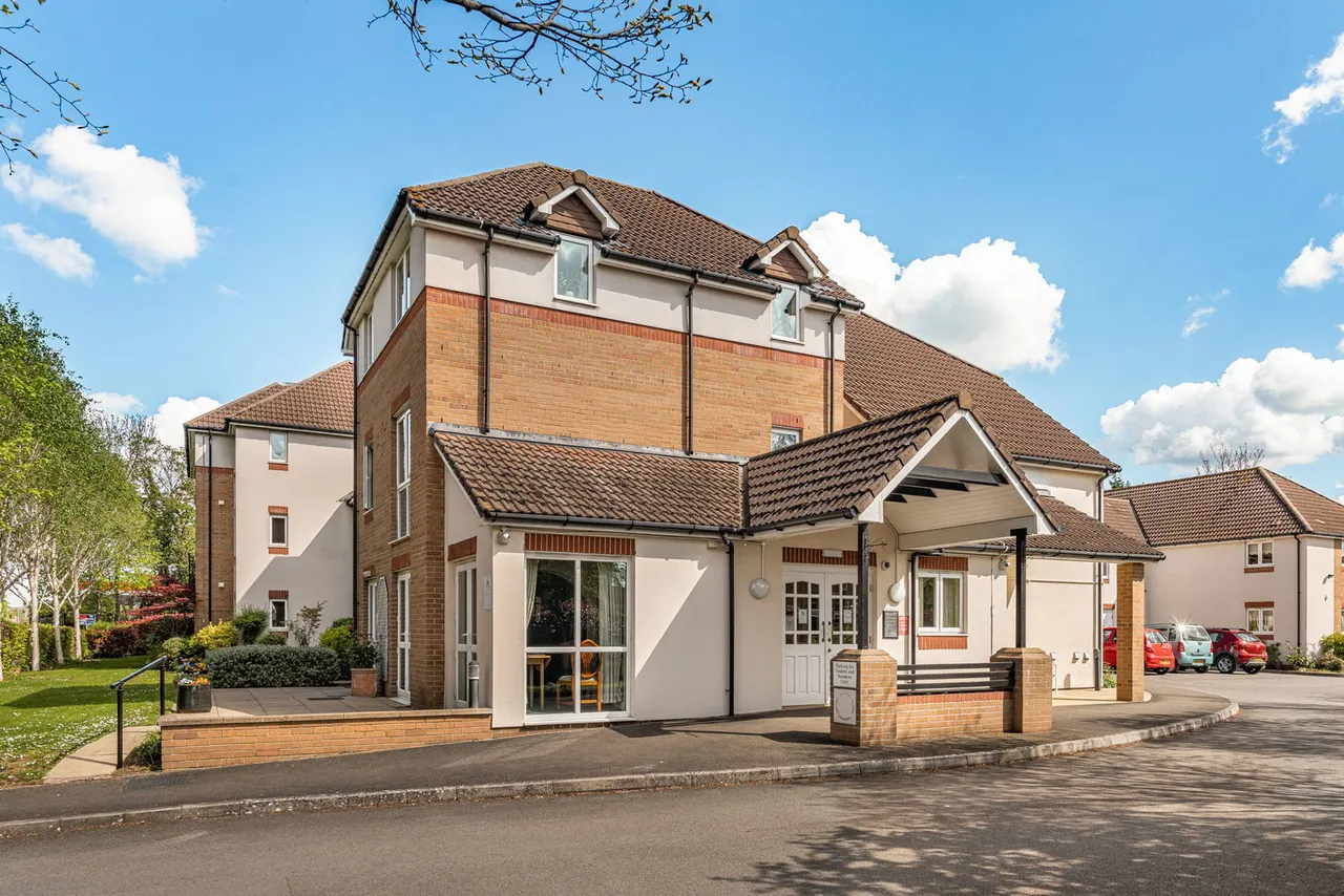 Cheltenham Road, Bishops Cleeve, GL52, photo 11