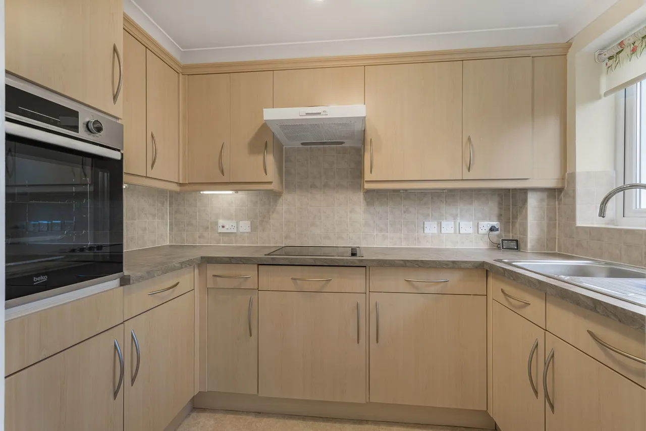 Cheltenham Road, Bishops Cleeve, GL52, photo 6