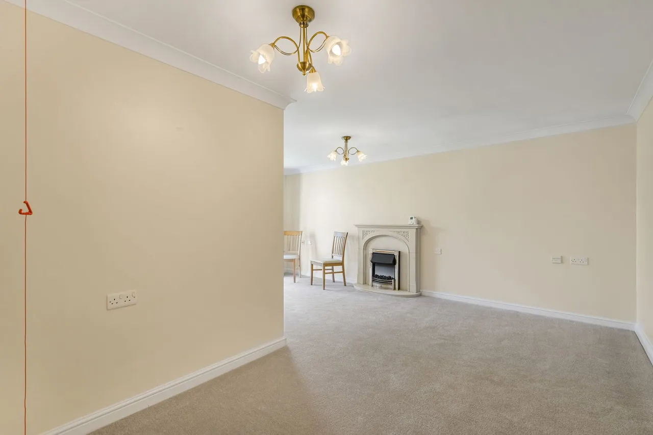 Cheltenham Road, Bishops Cleeve, GL52, photo 4