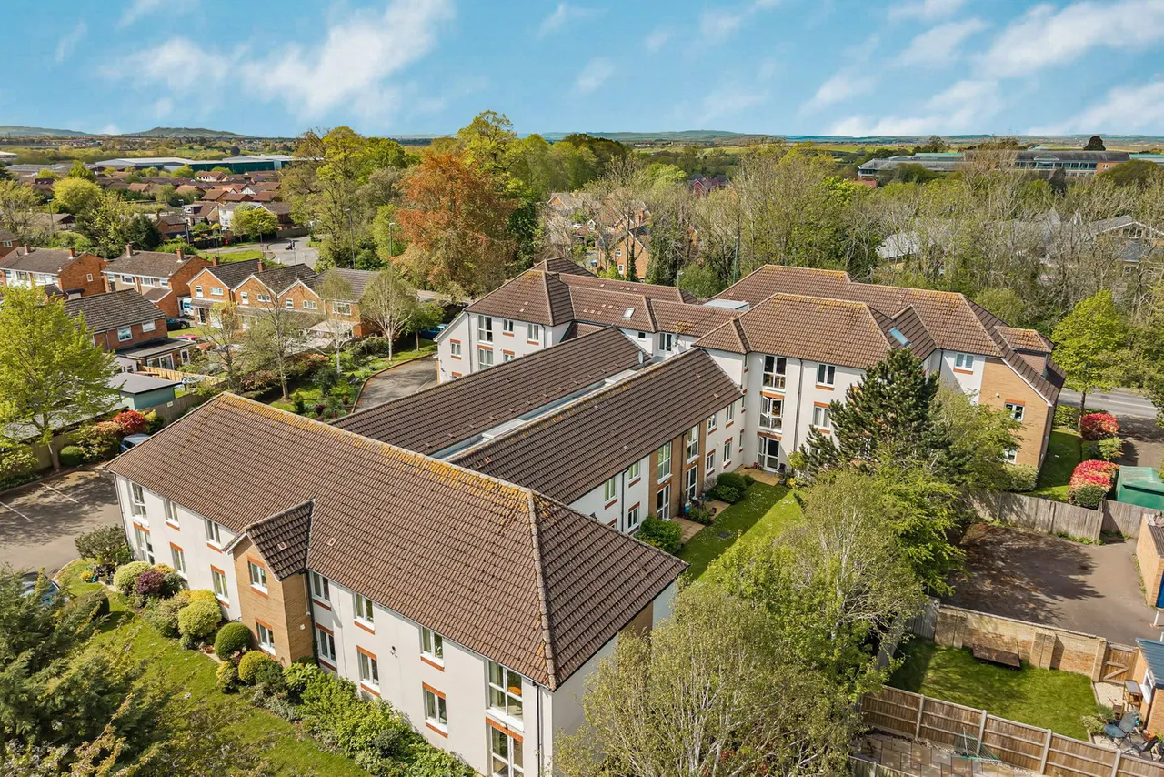 1 bed retirement for sale, Cheltenham Road, Bishops Cleeve, GL52
