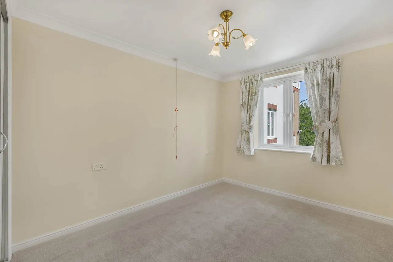 Cheltenham Road, Bishops Cleeve, GL52, photo 8
