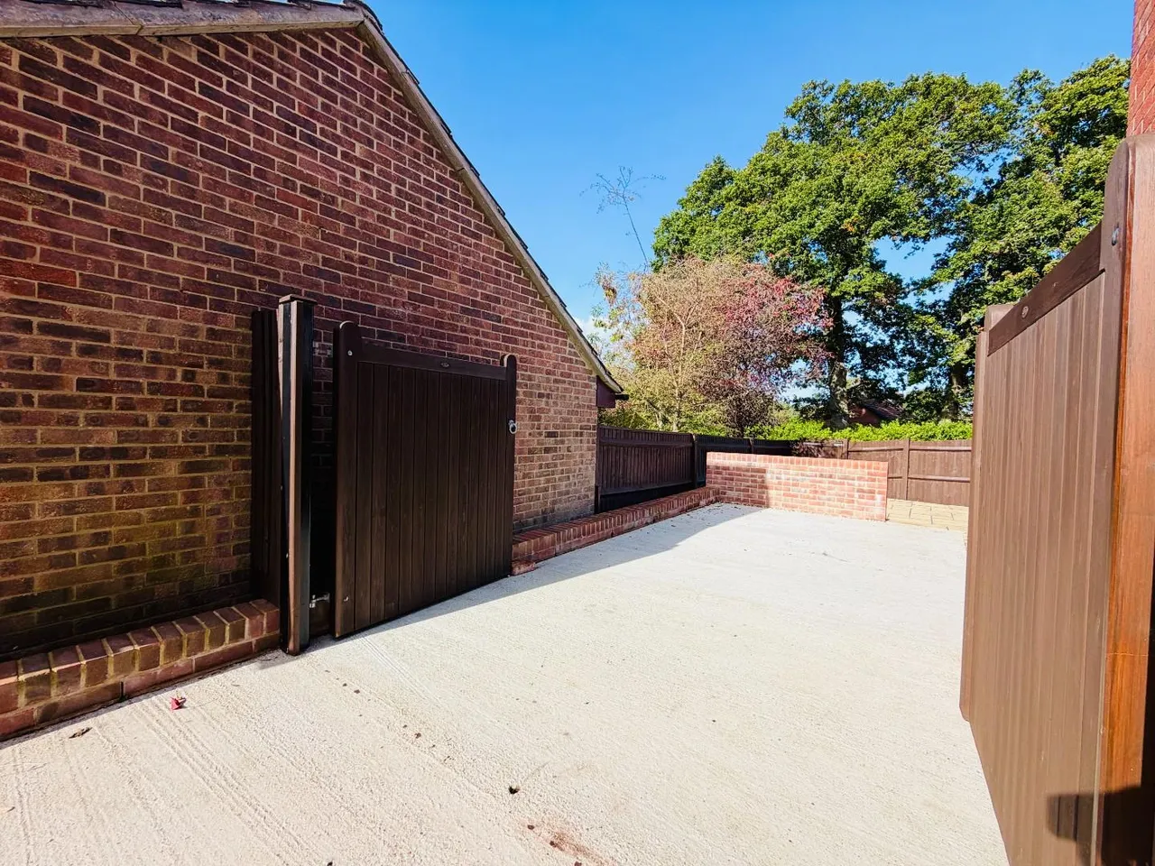 Tottehale Close, North Baddesley, SO52, photo 24