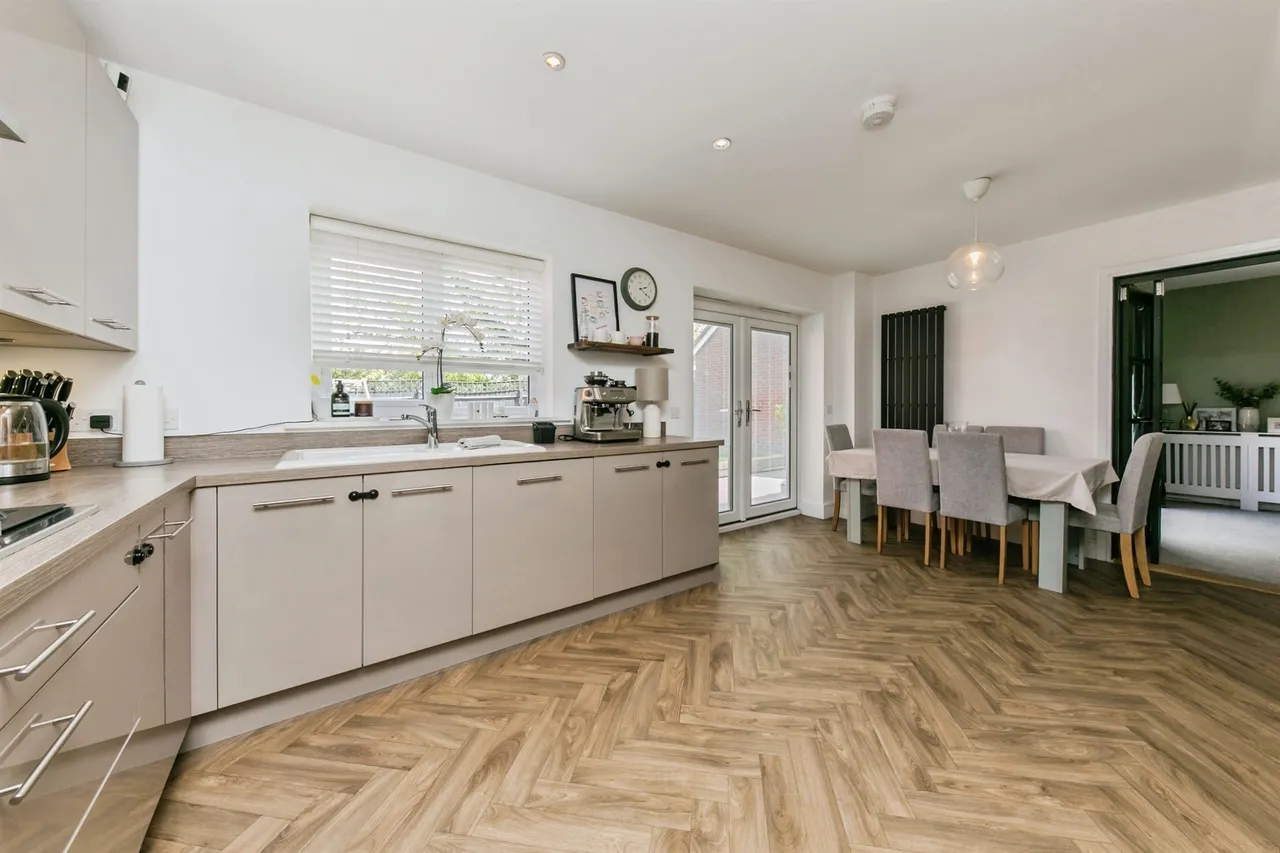 Sampson Avenue, Bramshall, Uttoxeter, photo 4