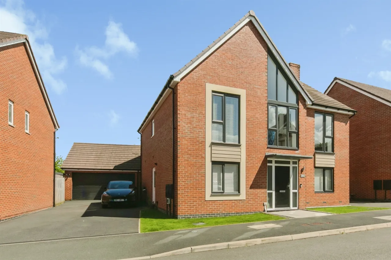 4 bed house for sale — Sampson Avenue, Bramshall, Uttoxeter