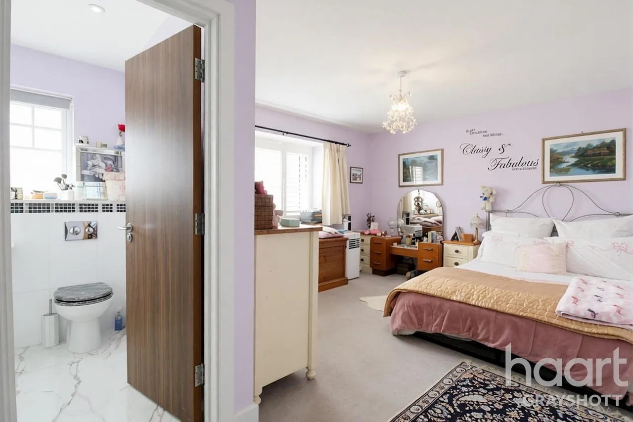 London Road, Hindhead, GU26, photo 6
