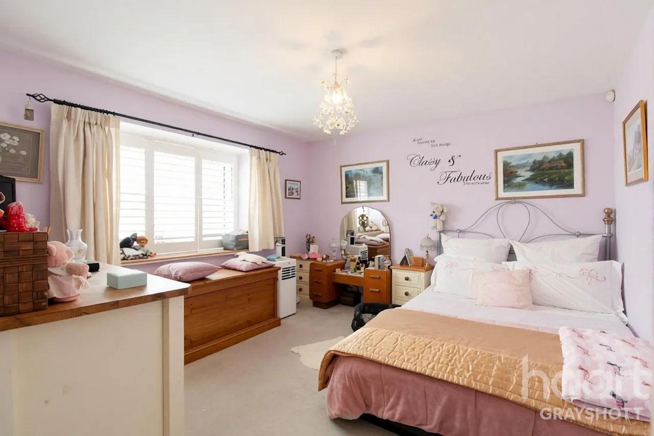 London Road, Hindhead, GU26, photo 7