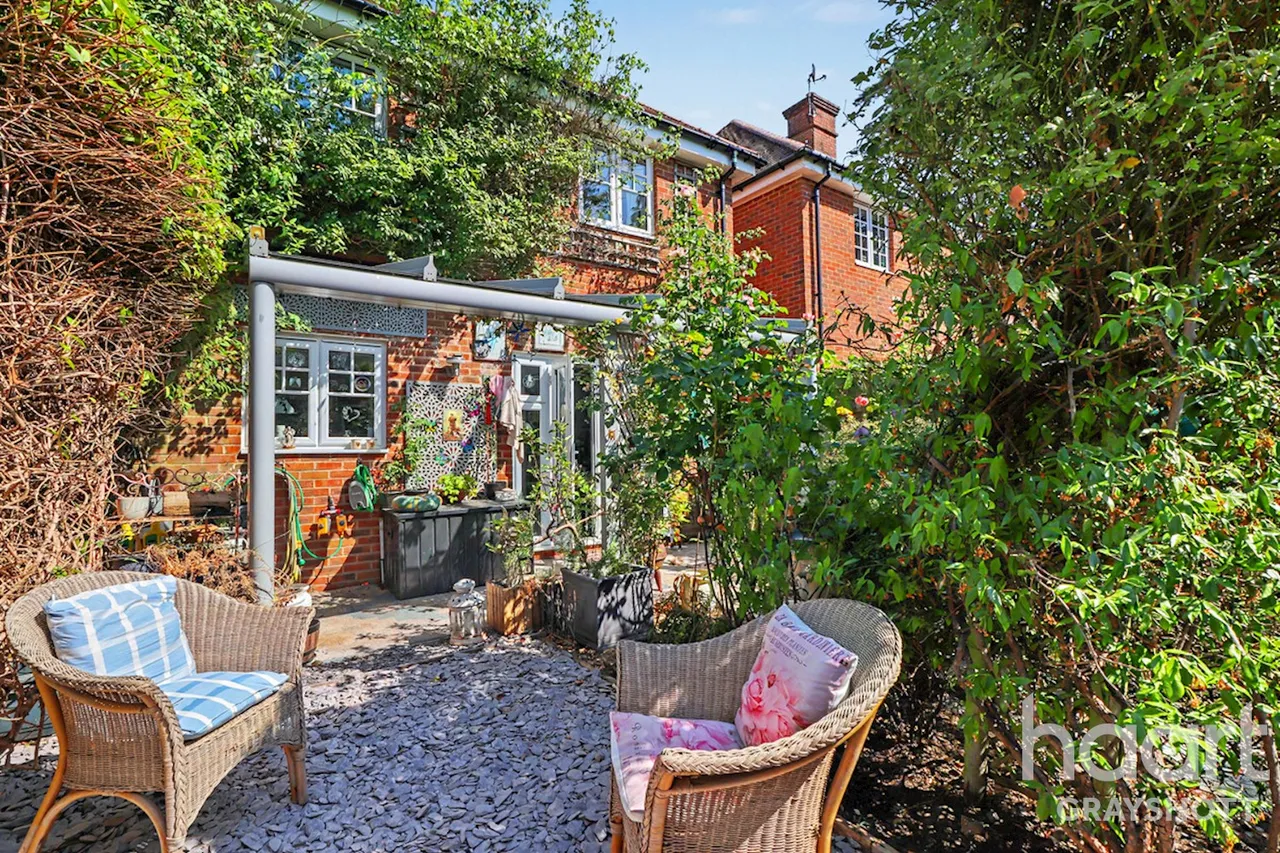London Road, Hindhead, GU26, photo 4