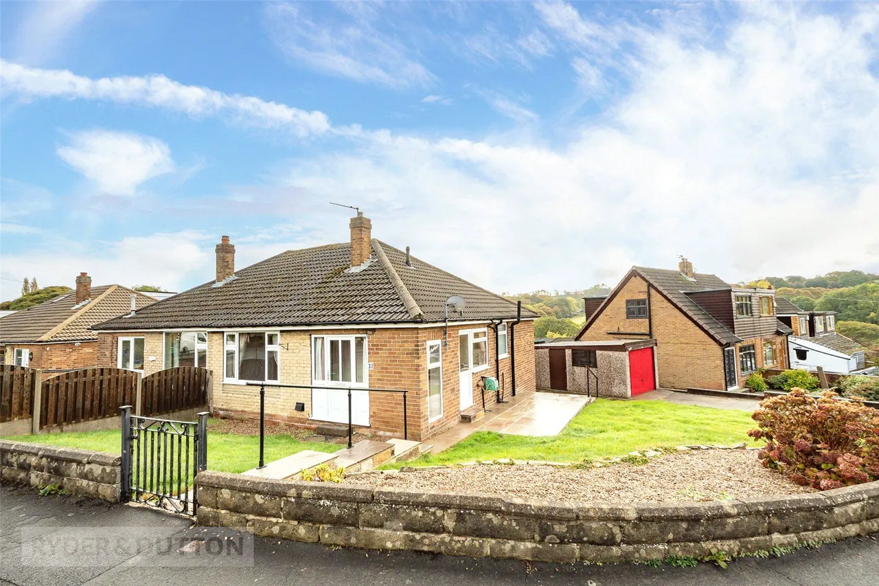 2 bed property for sale, Thorpes Avenue, Denby Dale, HD8