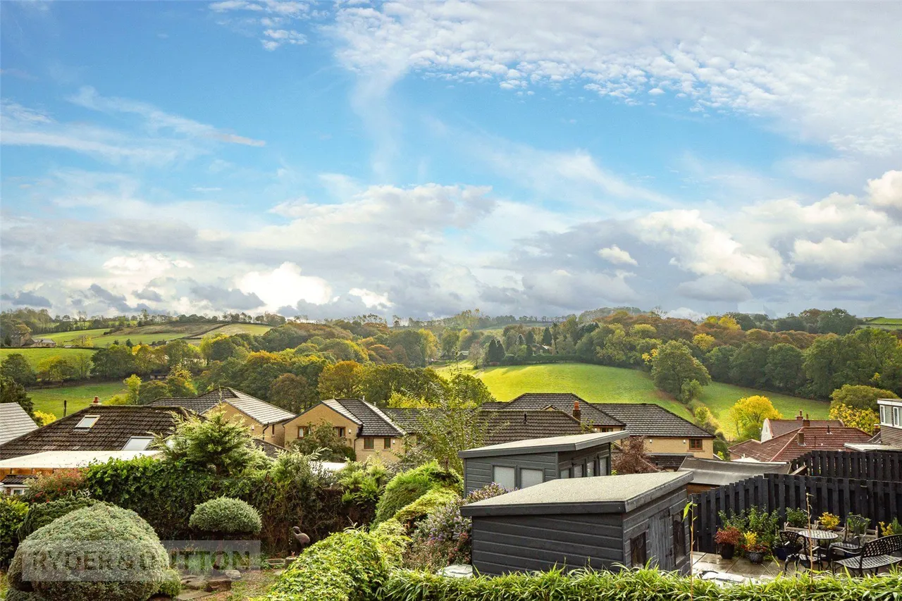 Thorpes Avenue, Denby Dale, HD8, photo 18