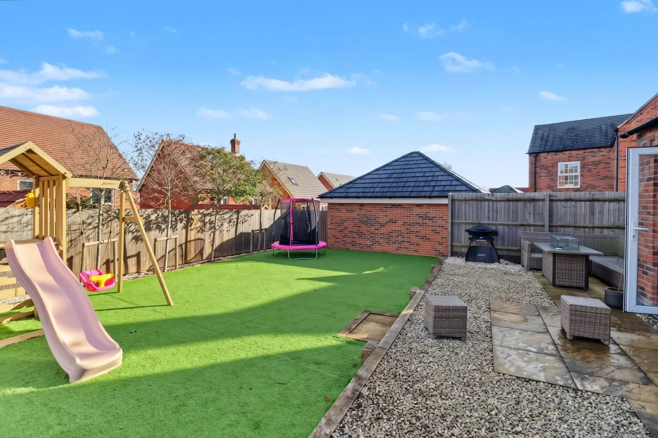 Spring Avenue, Ashby-De-La-Zouch, LE65, photo 12
