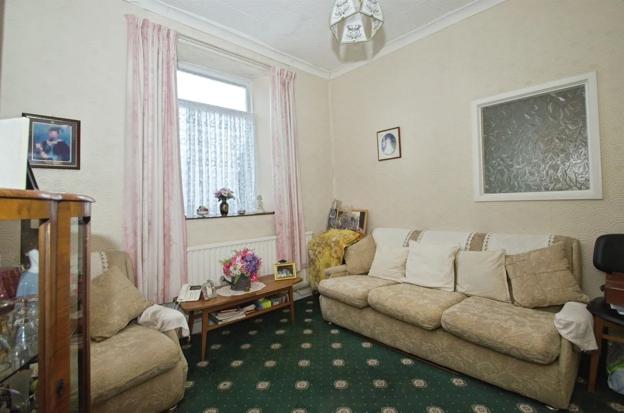 Hoddinotts Houses Pentre, CF41, photo 6