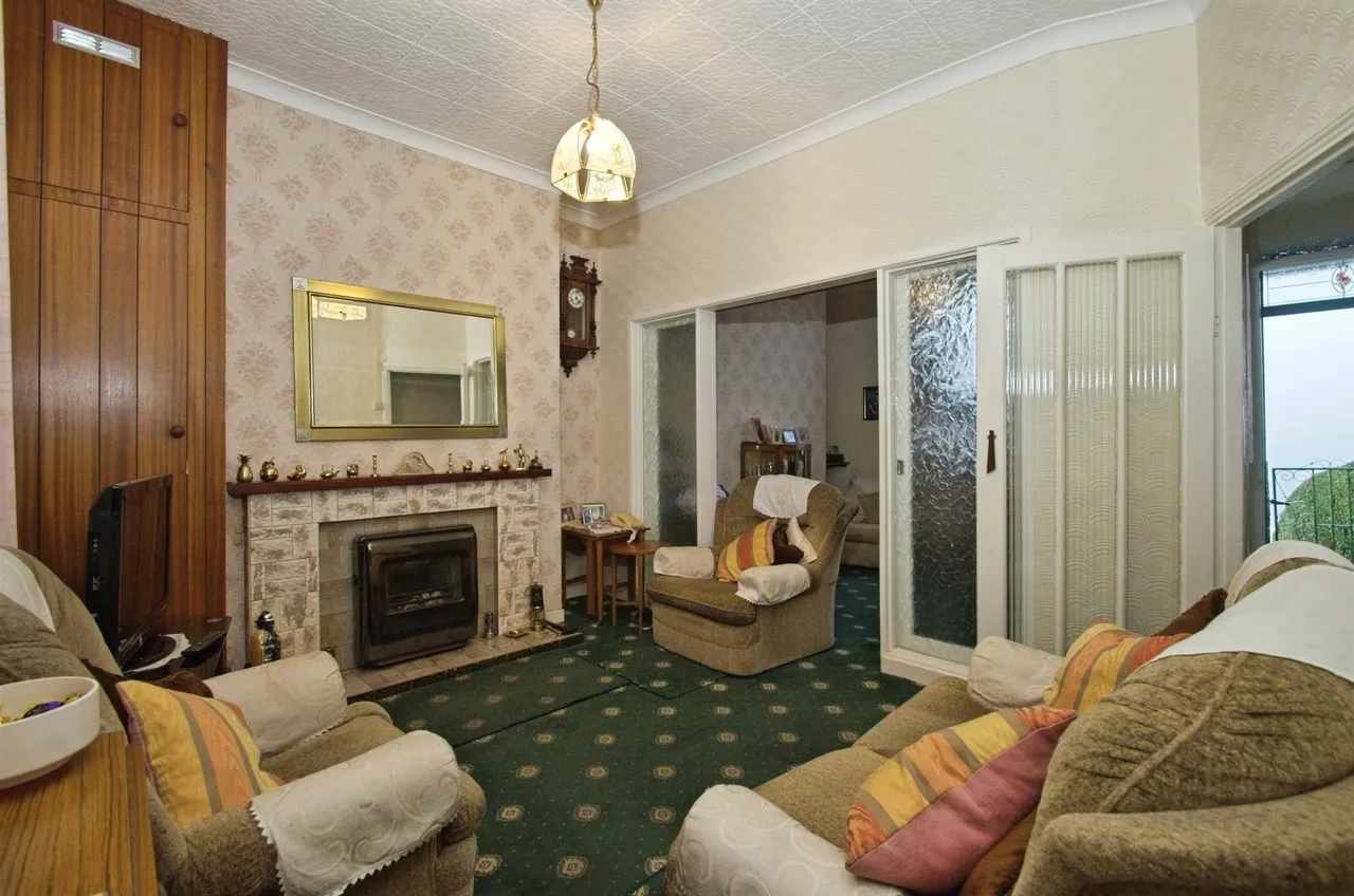 Hoddinotts Houses Pentre, CF41, photo 7
