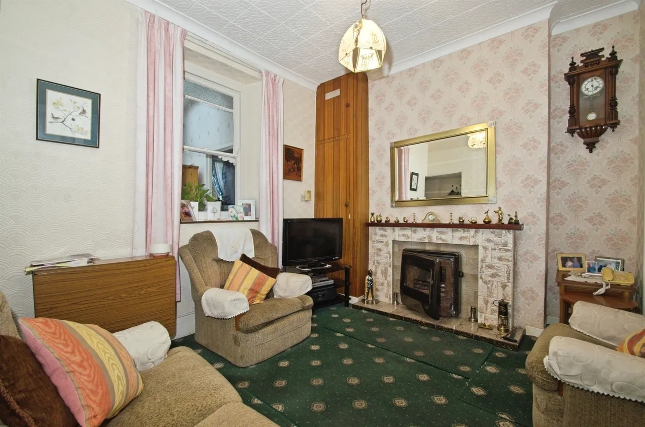 Hoddinotts Houses Pentre, CF41, photo 4